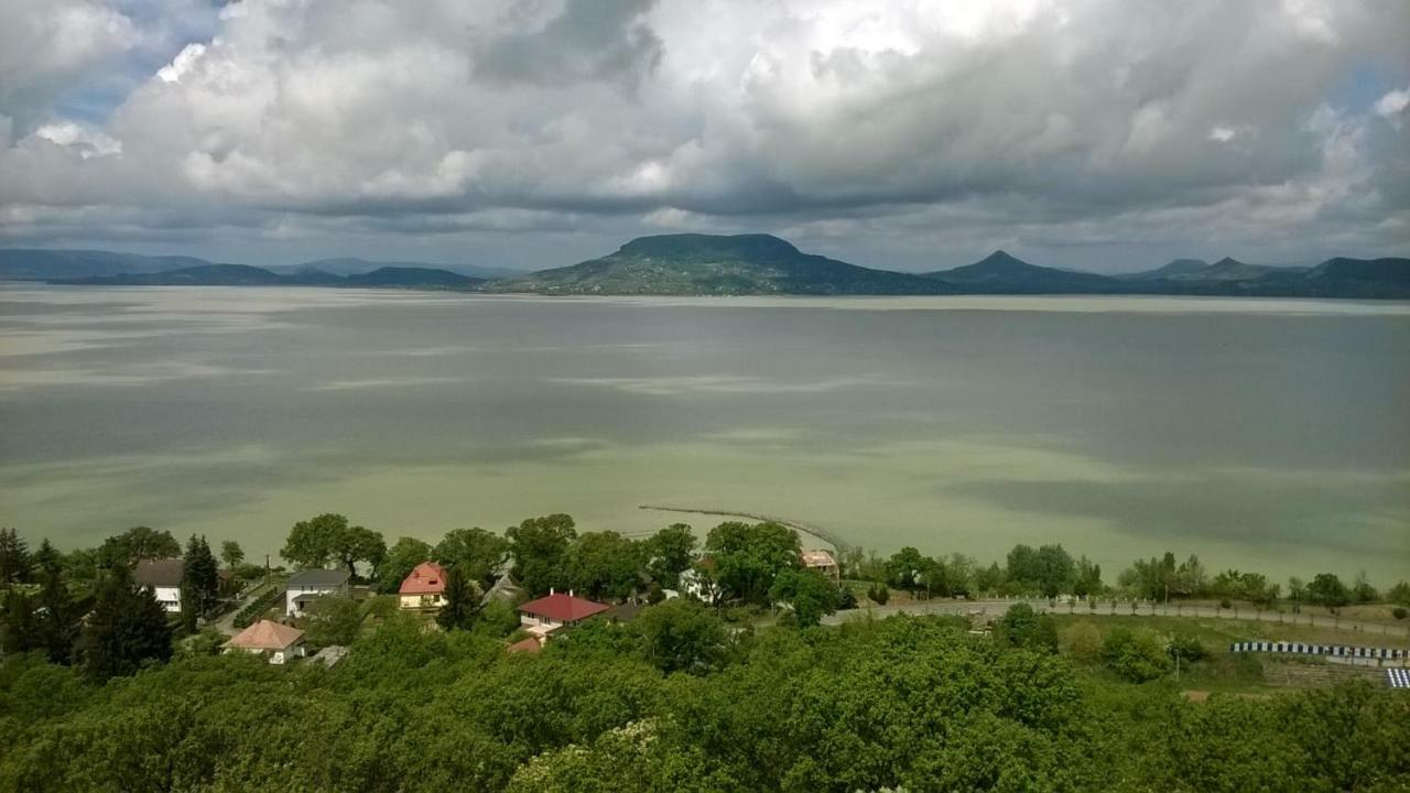 Lovely At Apartment Balatonfenyves